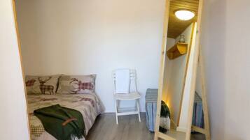 2 slaapkamers, reisbedje, gratis wifi, beddengoed