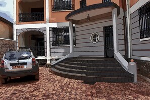 Exterior - BAFOUSSAM HEART OF CITY 2P FURNISHED ANY COMFORT: RESIDENCE VICYMA (Bafoussam)