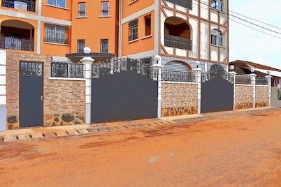 BAFOUSSAM HEART OF CITY 2P FURNISHED ANY COMFORT: RESIDENCE VICYMA