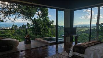 Luxury Suite, Hot Tub | Terrace/patio