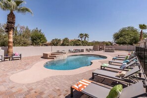 Opvarmet pool, liggestole