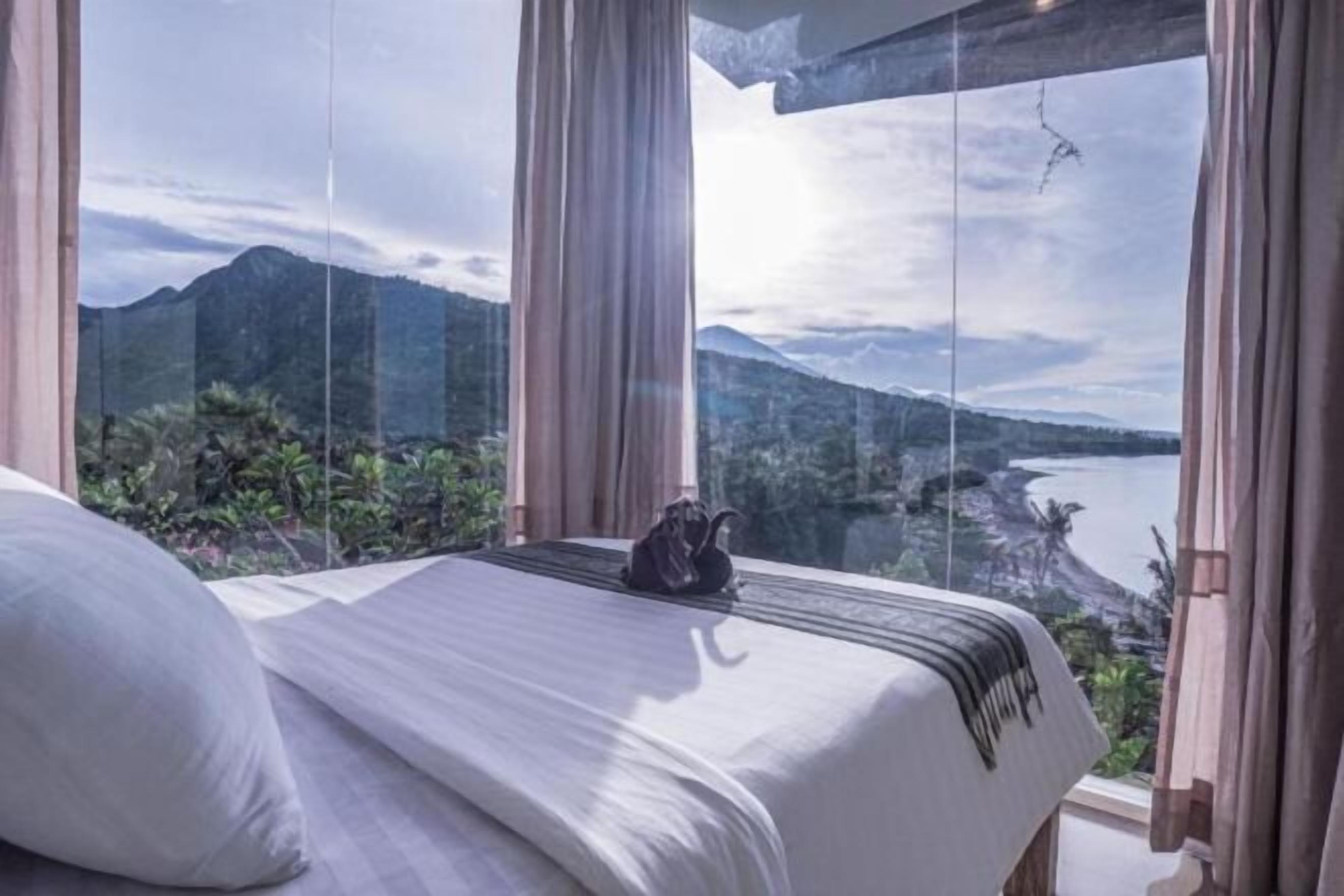 Didekorasi berbeda-beda dan dilengkapi dengan perabotan berbeda-beda