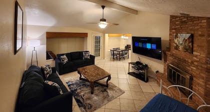 El medio de TODAS PARTES. 30 min o menos a Med. Centro, Galleria, Kemah, Nasa