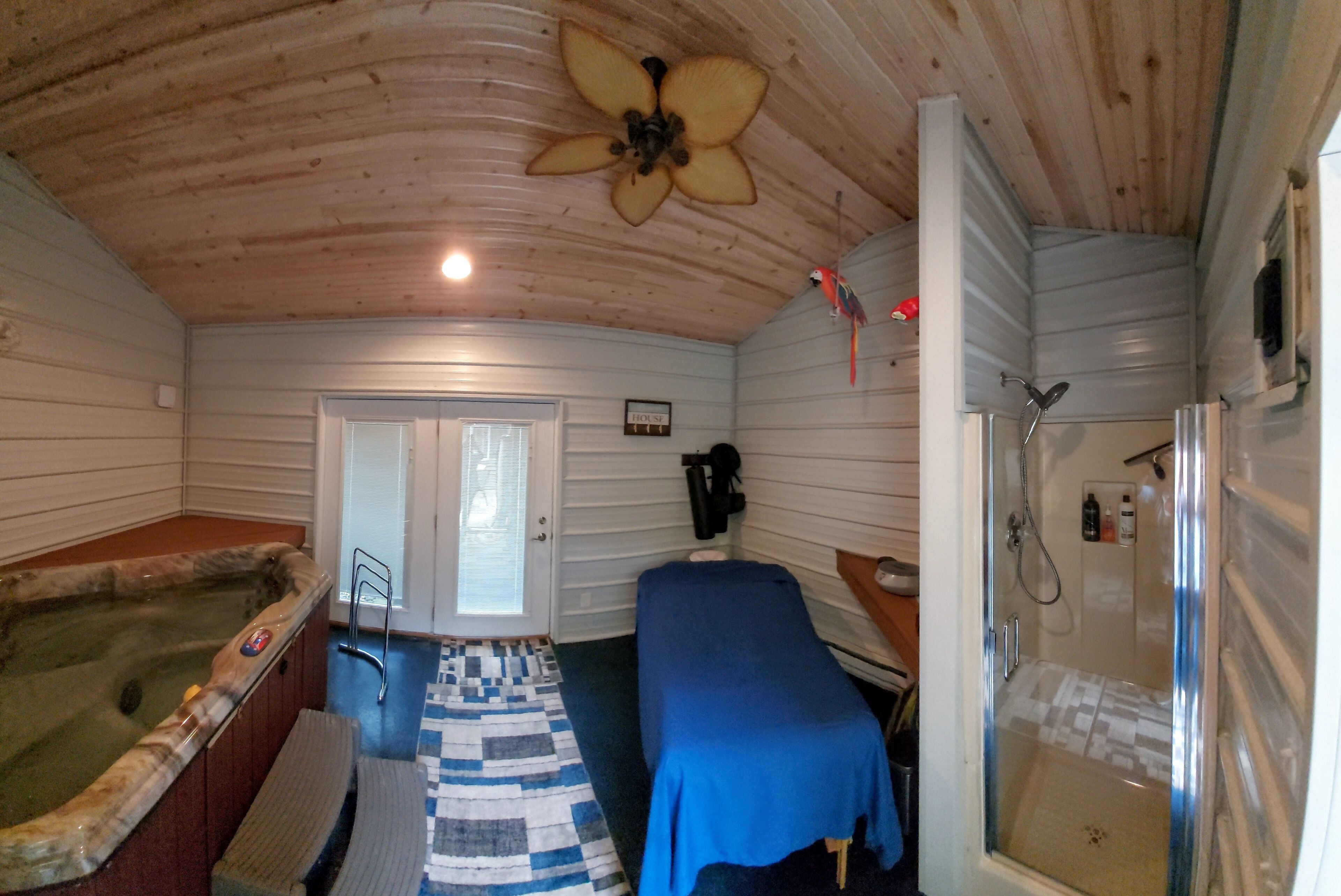 Peaceful home in the woods, Saugatuck Township