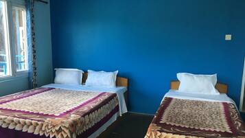 Kamar Double Standar | Meja kerja dan Wi-Fi gratis