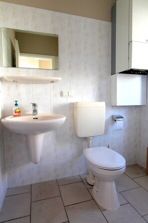 Unclassified image, 3 of 14, button