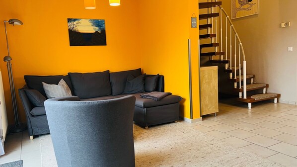 Unclassified image, 1 of 14, button