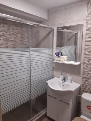 Chambre Triple | Salle de bain