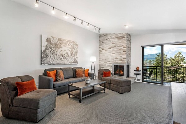 Smart TV, fireplace, DVD player