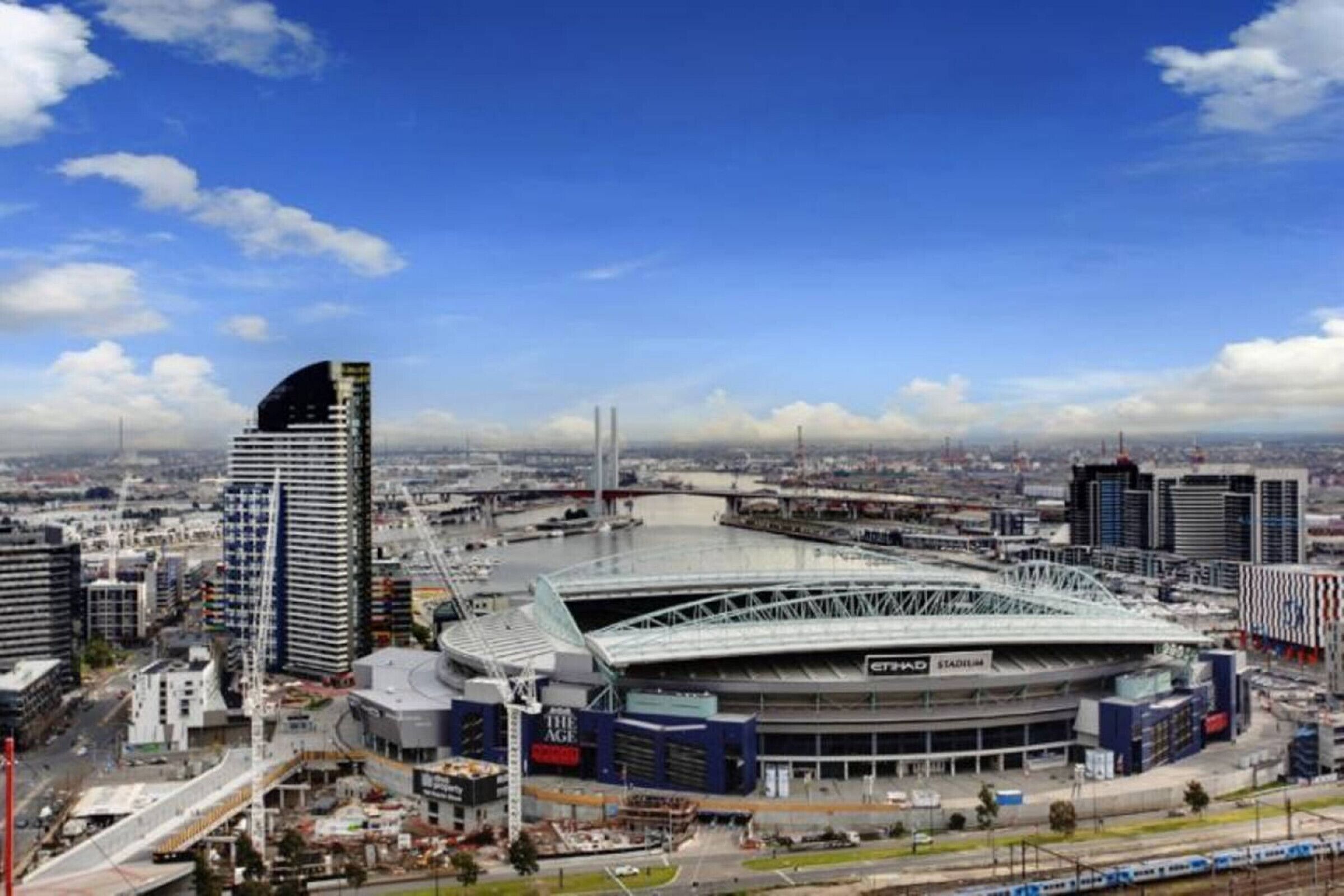 2 Bedroom in the Neo apartment complex overlooking docklands and southern cross!