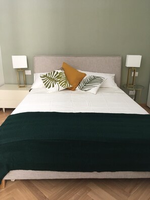 2 bedrooms, iron/ironing board, travel crib, WiFi - Rosmini DELUXE Luxury Opera (Roma)