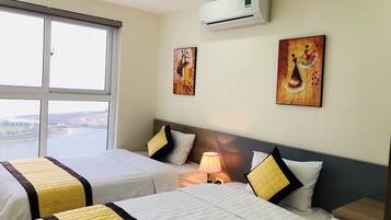 Caja de seguridad en la habitación y decoración personalizada