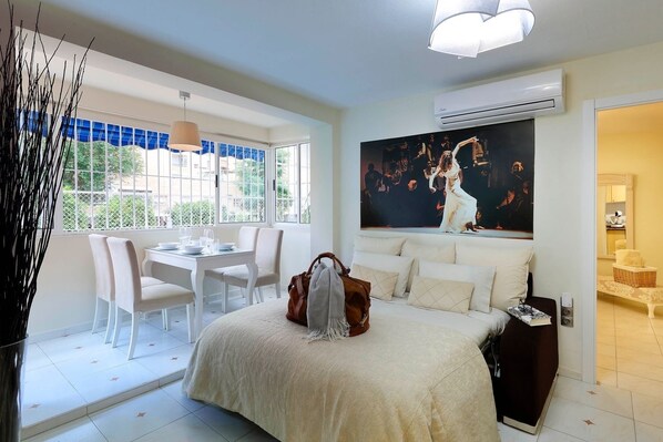 2 Schlafzimmer, Schreibtisch, Bügeleisen/Bügelbrett, kostenloses WLAN