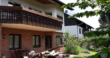 Ferienwohnung Gartenblick mit Garten & Terrasse in Hanglage im Dahner Felsenland