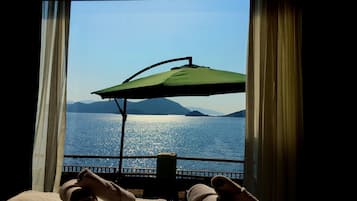 Panoramic Bungalow, Sea View | 1 bedroom, Egyptian cotton sheets, premium bedding, free minibar items