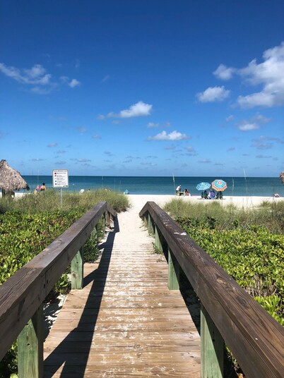 LOWDERMILK BEACH VIEW CONDO - FIRST FLOOR
