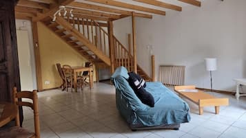 Family Cottage | Living area | 85-cm LCD TV with digital channels, TV