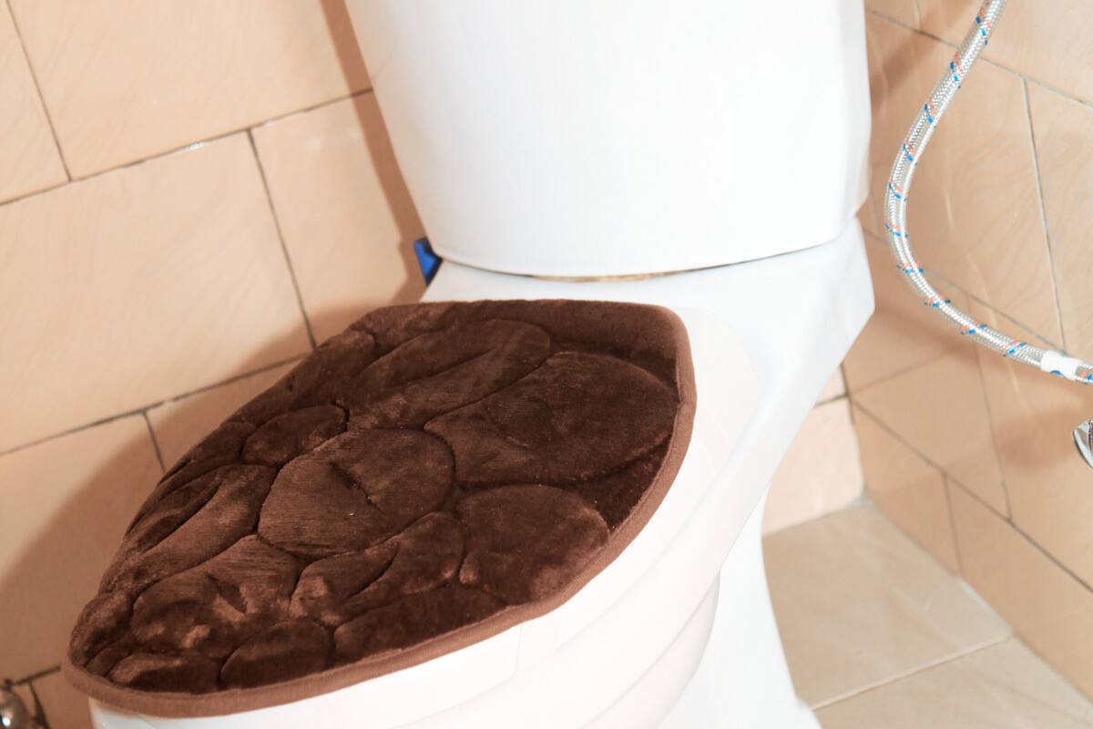 shower, rainfall showerhead, free toiletries, bathrobes