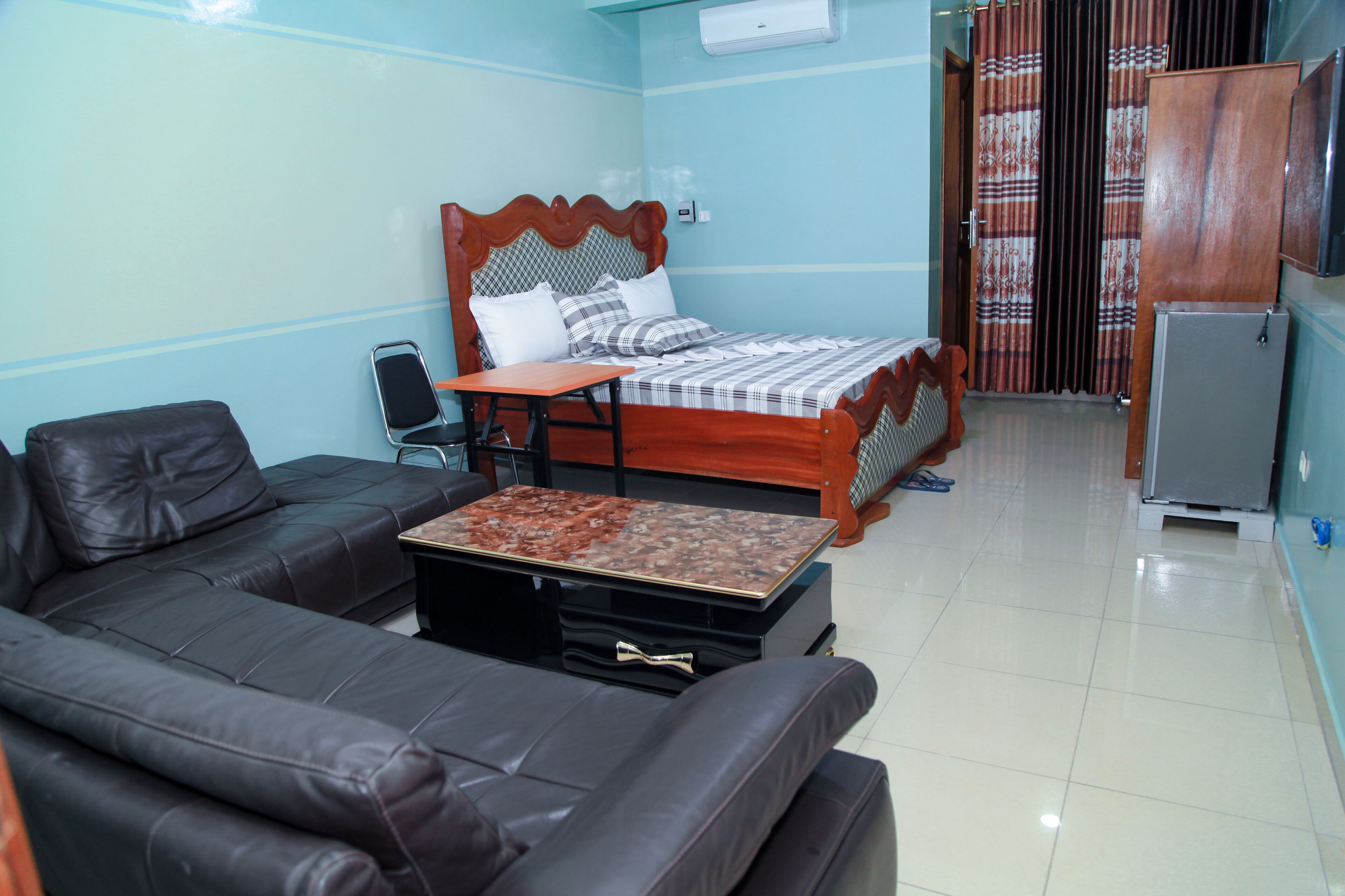 luxury room | frette italian sheets, premium bedding, desk, laptop workspace