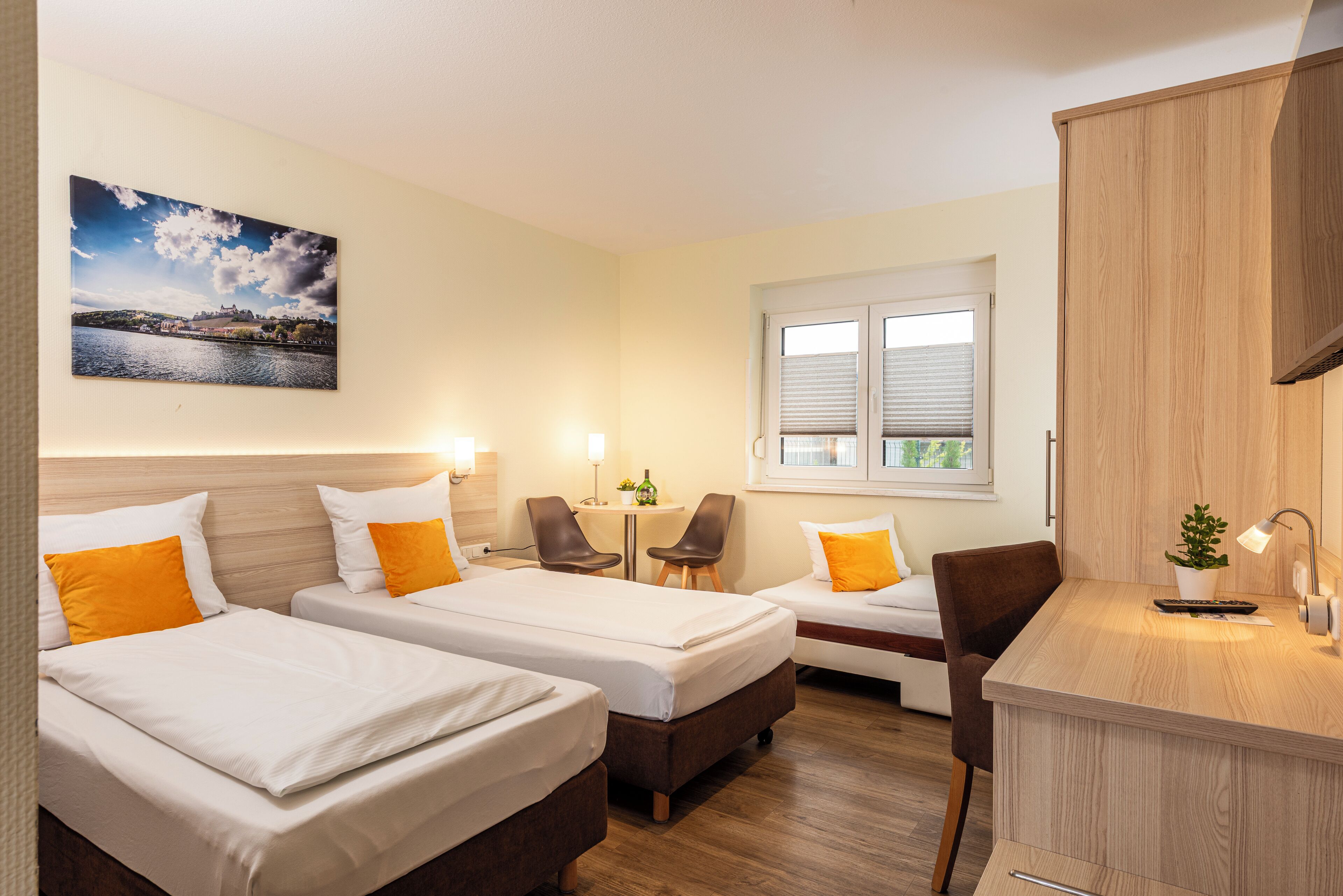 triple room | hypo-allergenic bedding, desk, laptop workspace, soundproofing