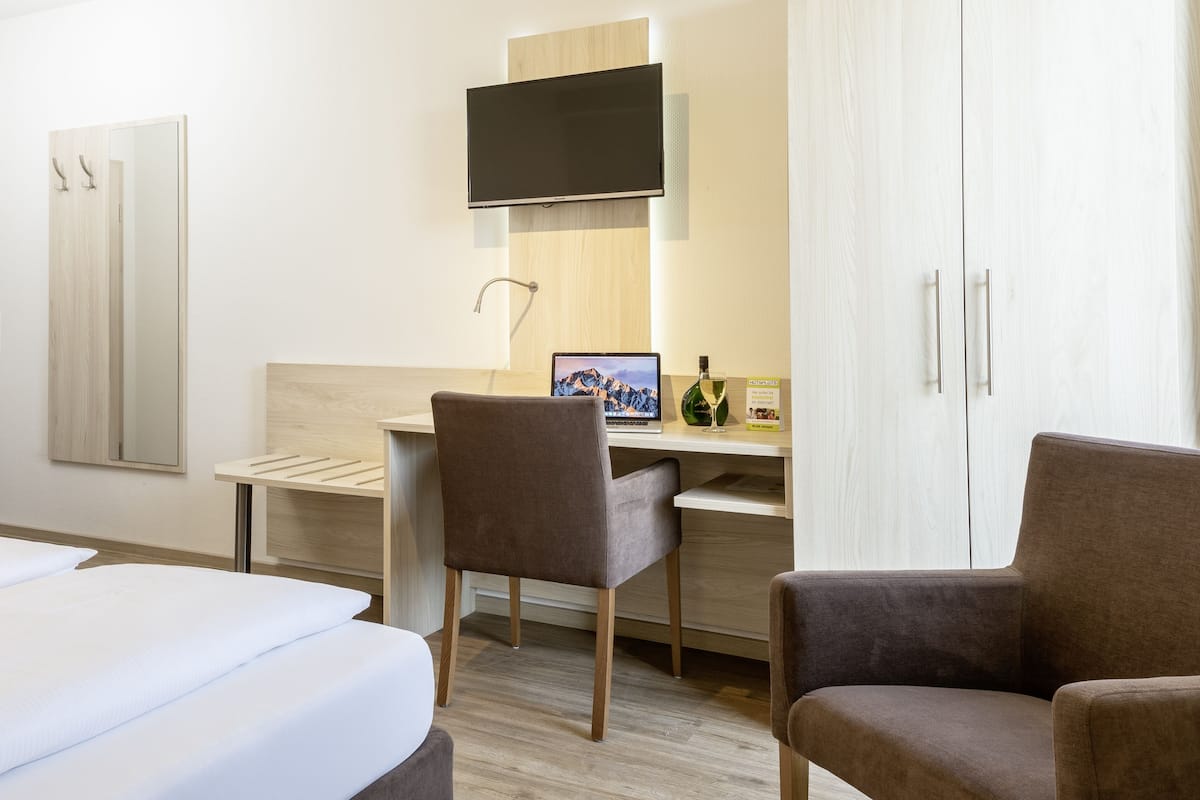 deluxe double room | hypo-allergenic bedding, desk, laptop workspace, soundproofing