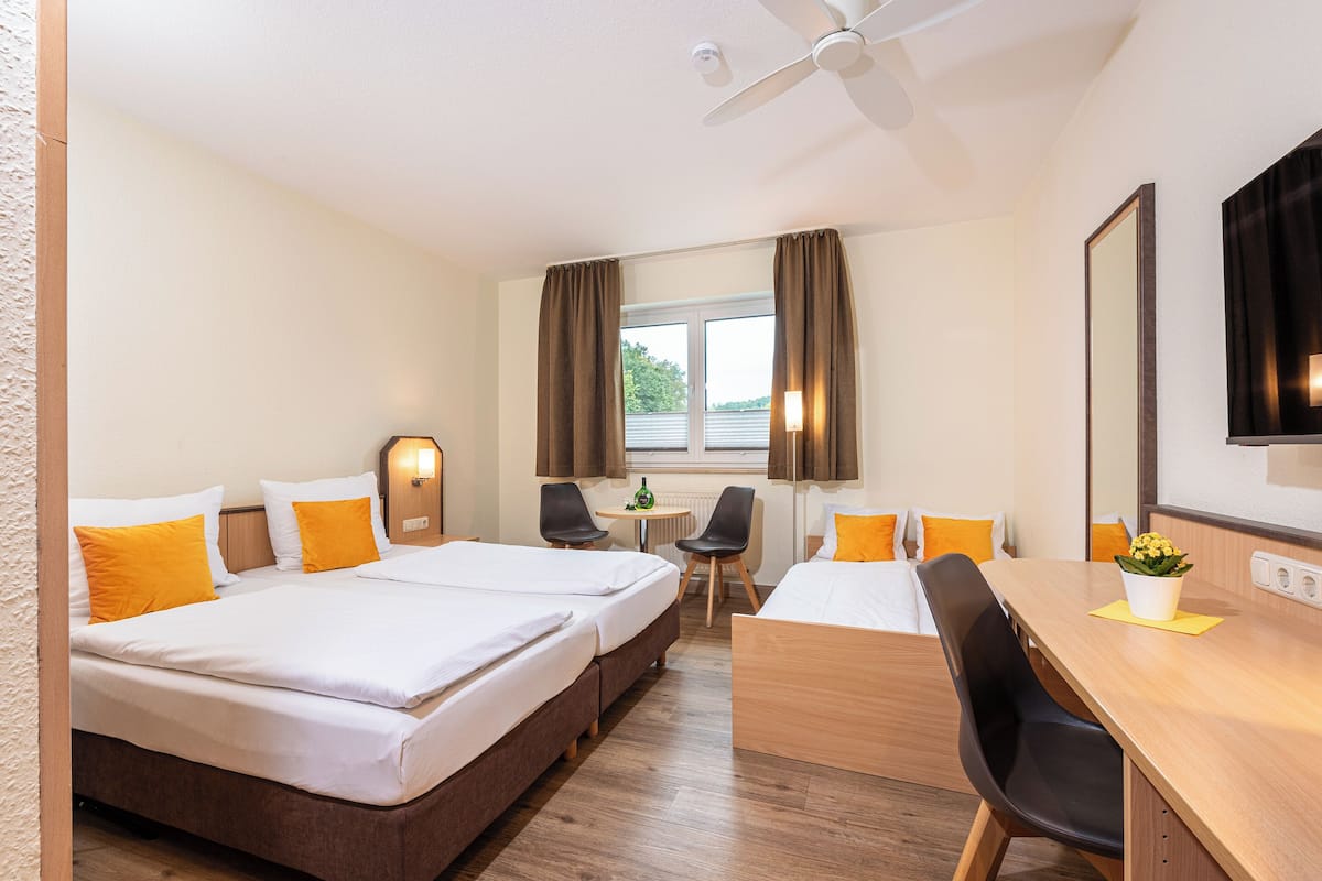 Quadruple Room | Hypo-allergenic bedding, desk, laptop workspace, soundproofing
