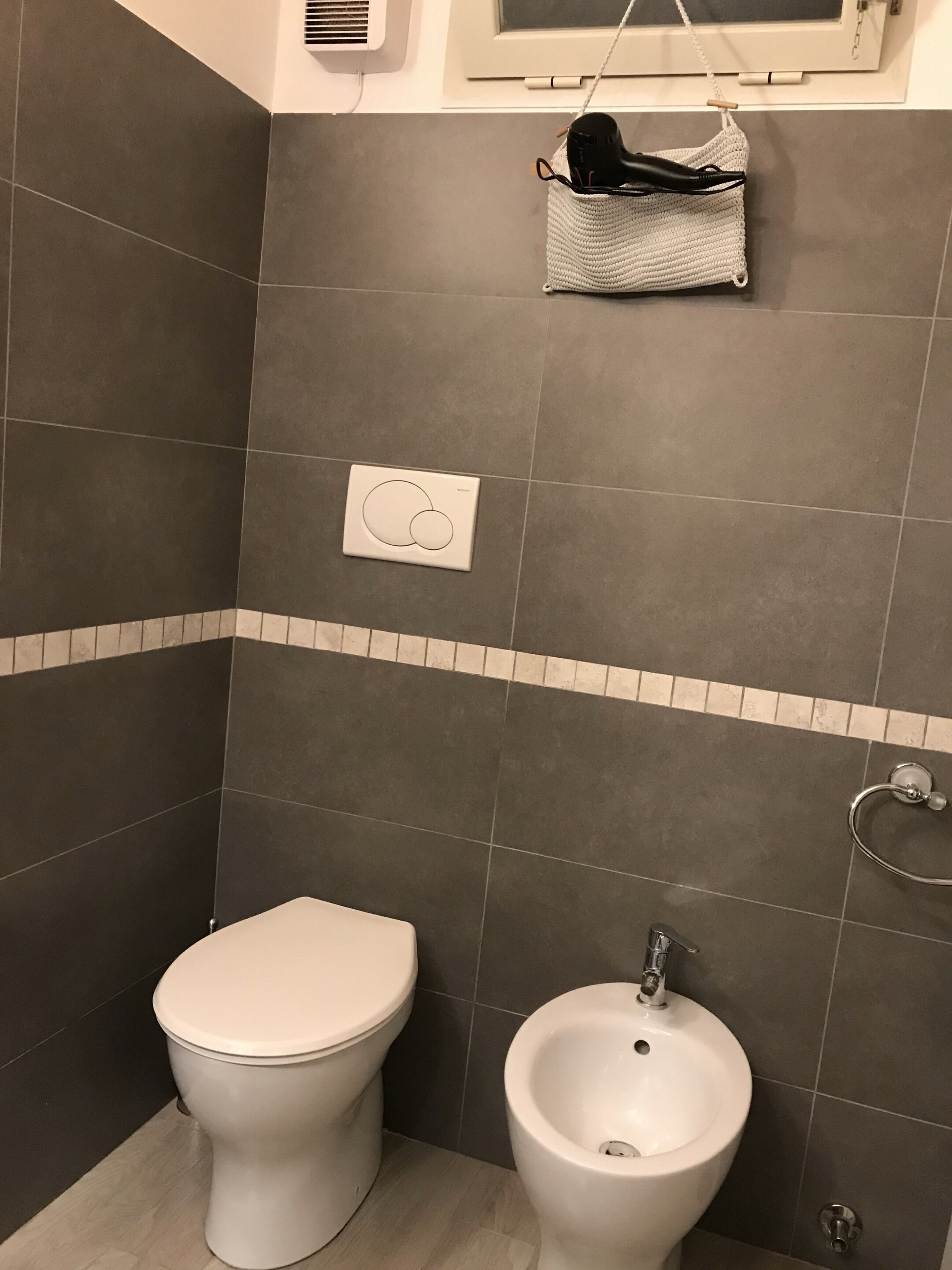 Superior Suite, Ensuite (Luna) | Bathroom | Shower, rainfall showerhead, free toiletries, hair dryer