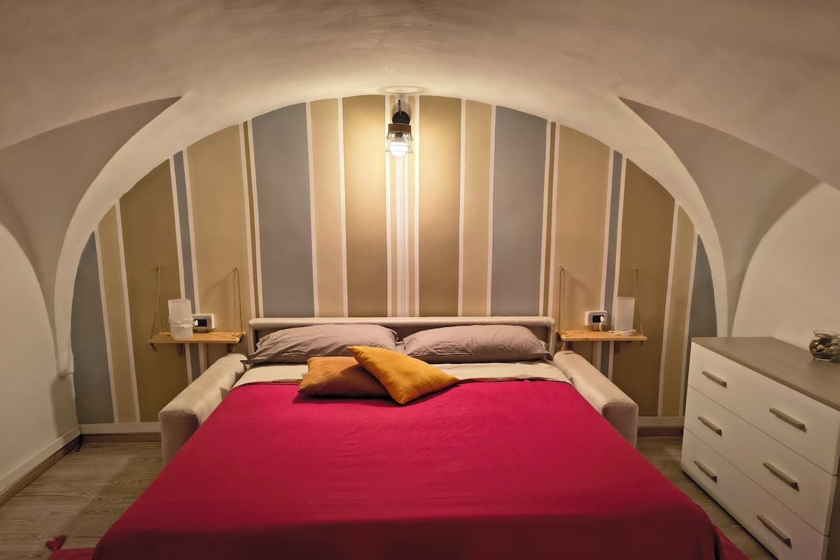 Appartement Duplex Familial, salle de bains attenante, vue cour intérieure (Sole) | 2 chambres, couette en duvet d'oie, lits bébé (gratuits), Wi-Fi gratuit