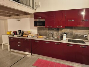 Reception - Sesta Strada (Civitavecchia)