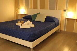 Superior Suite, Ensuite (Luna) | 2 bedrooms, down comforters, free cribs/infant beds, free WiFi - Sesta Strada (Civitavecchia)