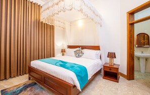 Apartament, 3 dormitoris | 3 dormitoris, caixa forta a l'habitació i escriptori