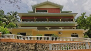 Front of property - L'Entretemps (Mahé Island)