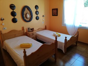 2 bedrooms, in-room safe, iron/ironing board, WiFi - Can Eugeni - L'escala (L'Escala)