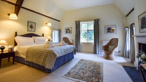 4 chambres, fer et planche à repasser, lit parapluie, Wi-Fi gratuit