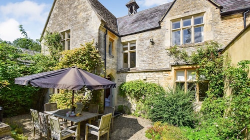 Bellhouse - sleeps 8 guests  in 4 bedrooms