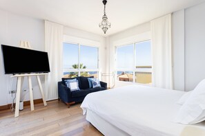 6 bedrooms, in-room safe, desk, iron/ironing board