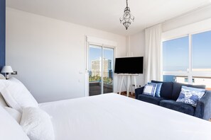 6 bedrooms, in-room safe, desk, iron/ironing board