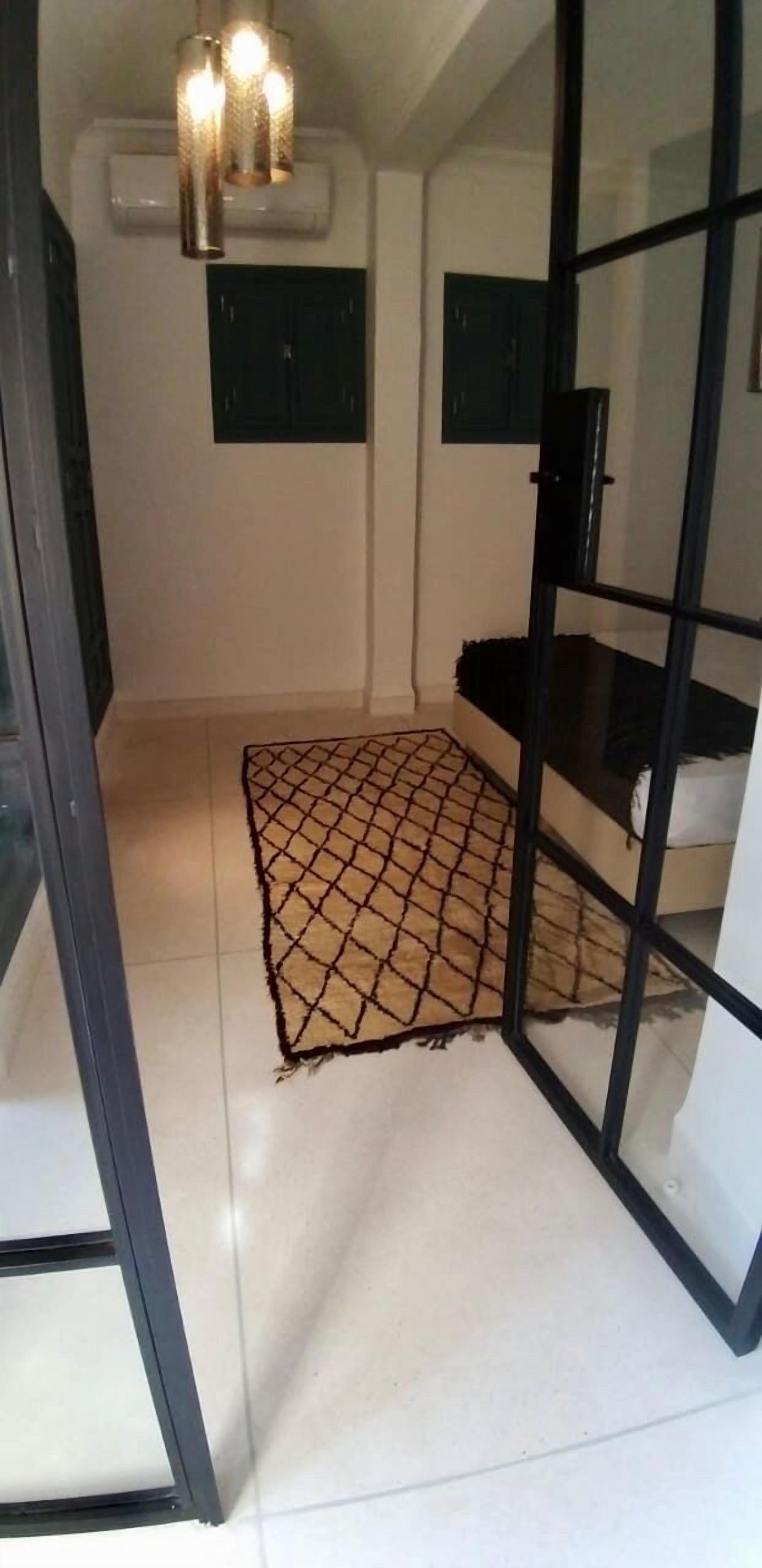 Photo - Riad Alamine