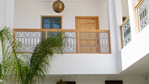 شرفة/رواق