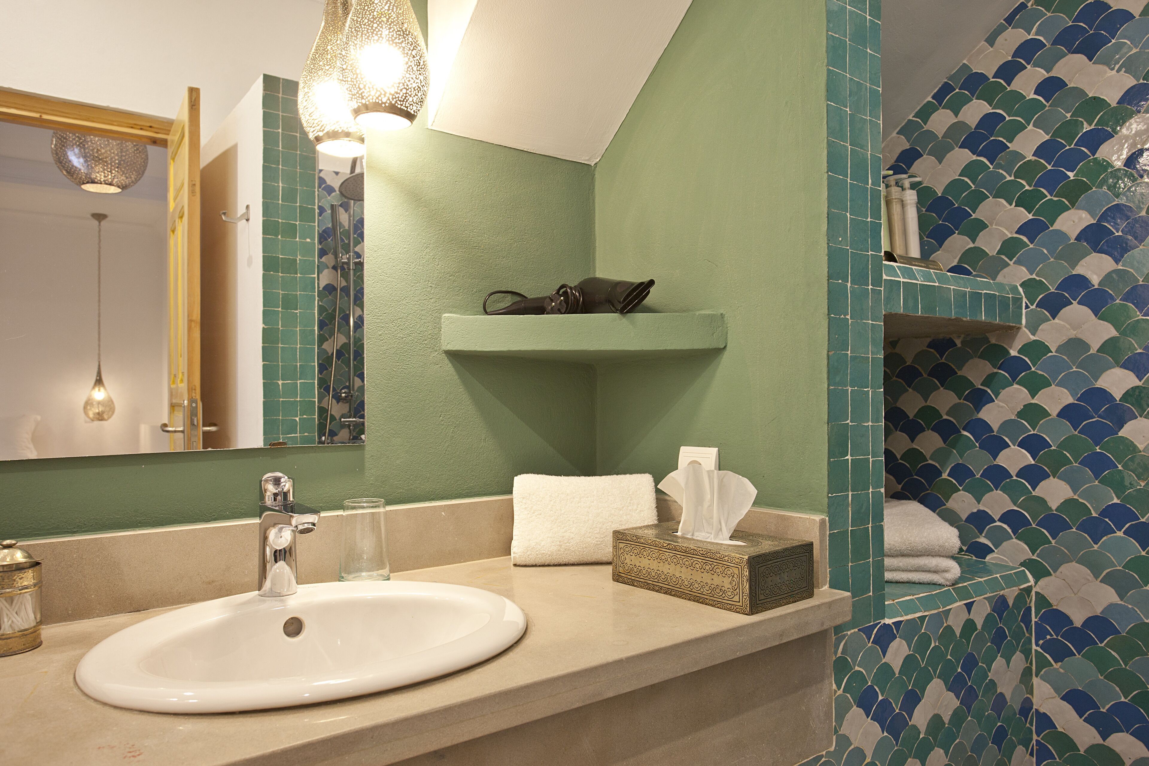 Photo - Riad Alamine