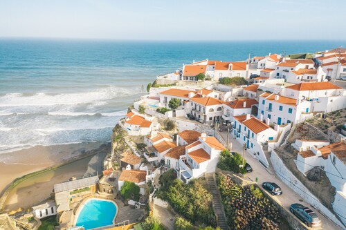 Azenhas do Mar West Coast Design & Surf