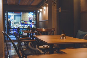 包每日自助早餐