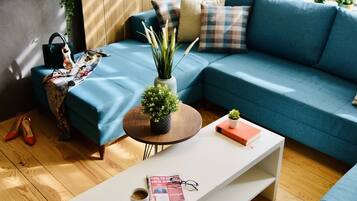 Deluxe Suite | Desk, free WiFi, bed sheets, wheelchair access