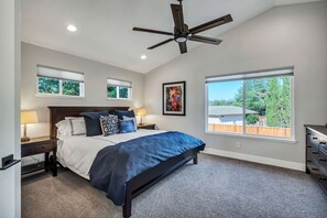 4 bedrooms, iron/ironing board, Internet, bed sheets - Sonoma Retreat: Wine Countrys Luxury Retreat (Sonoma)