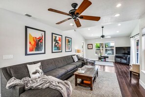 TV, fireplace, DVD player, table football - Sonoma Retreat: Wine Countrys Luxury Retreat (Sonoma)