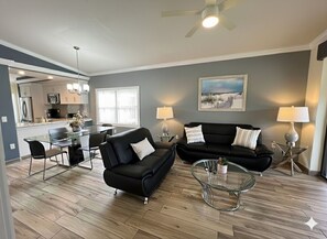 Smart TV, table tennis