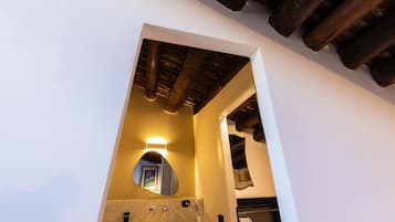 Suite Deluxe, baignoire à jets | Équipements de la chambre