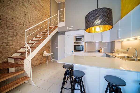 Fridge, microwave, oven, stovetop - PEP VENTURA, PEP02 - Moderno Dúplex con llave inteligente (Figueres)