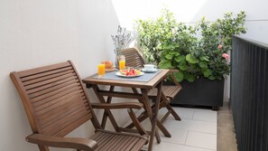 Outdoor dining - PEP VENTURA, PEP02 - Moderno Dúplex con llave inteligente (Figueres)