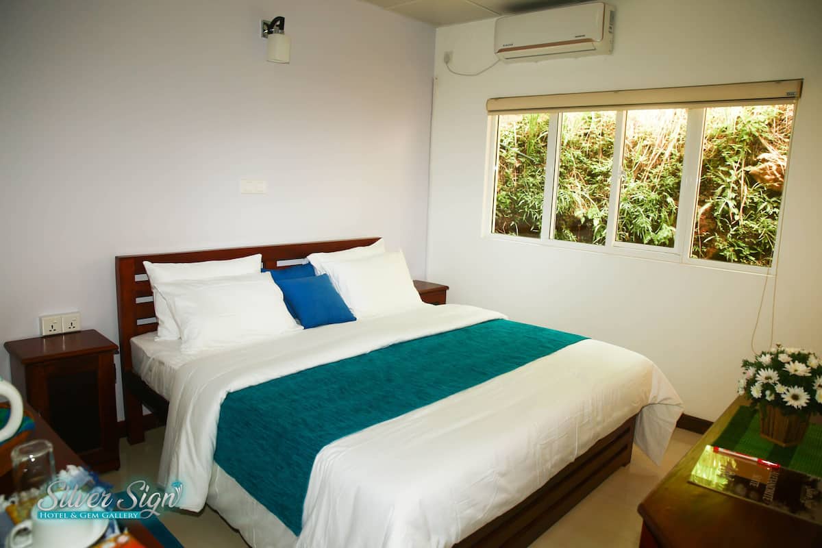 Quarto clássico, 1 quarto, para não fumantes, vista para o jardim | Roupas de cama premium